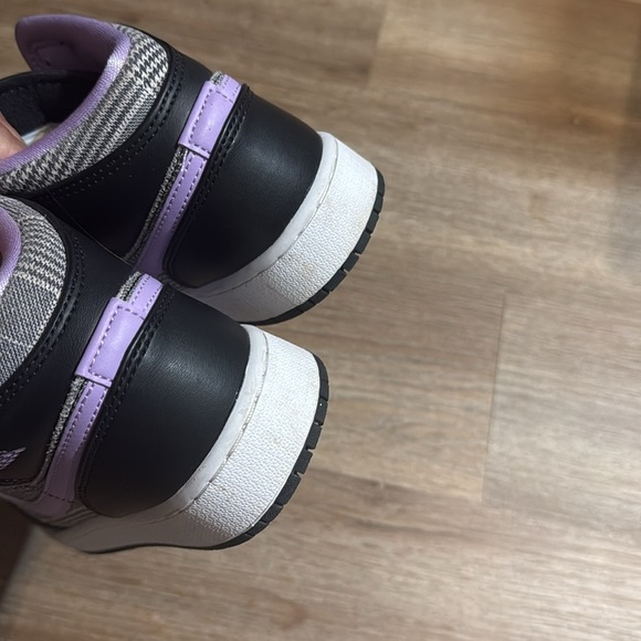 Air Jordan 1 Mid SE GS “Houndstooth “ - Picture 6 of 9